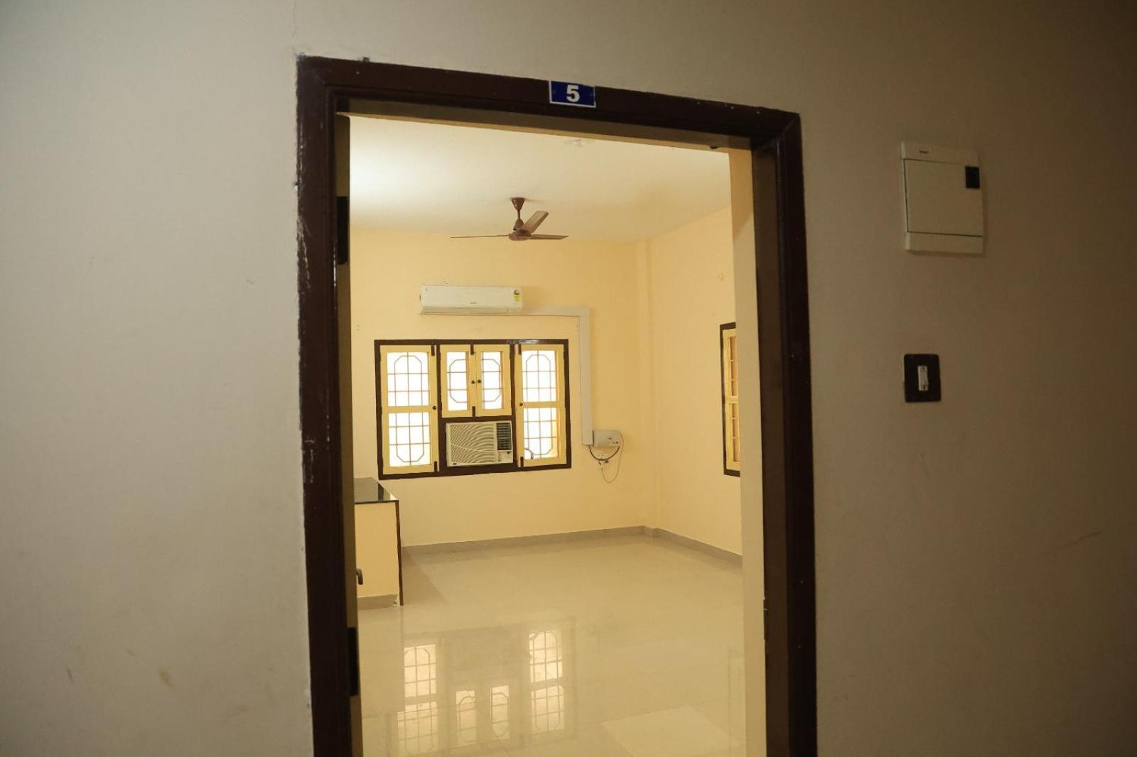 Official Sripuram Golden Temple Guest House Веллуру Экстерьер фото